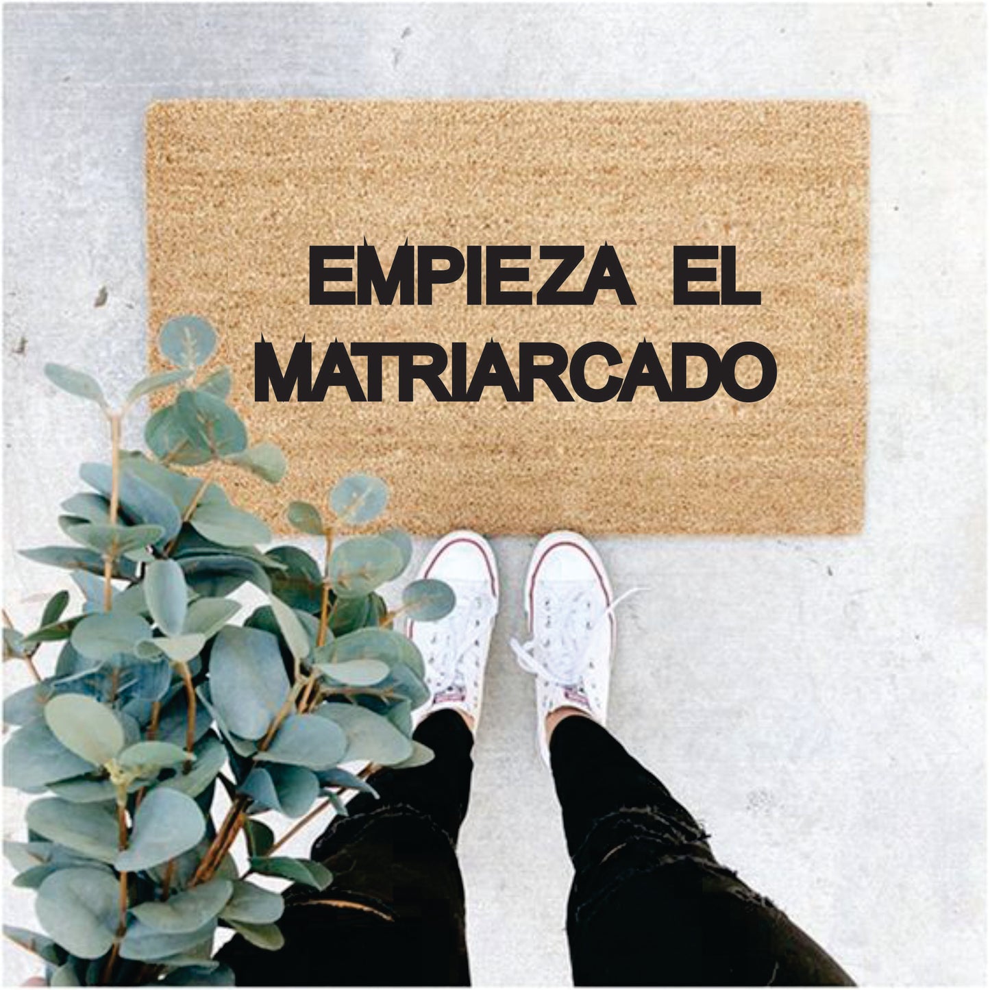 Características: Medidas: 40 x 60 cm y grosor 1,5 cm. Material: Fibra de coco natural 100%. Reverso antideslizante. Impreso en Chile a mano Nuestro limpiapiés te dará la bienvenida cuando llegues a tu casa y será motivo de alegría para ti y para quienes vienen a verte.